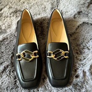 Clarks Black with gold hardware Leather Loafers size 8
